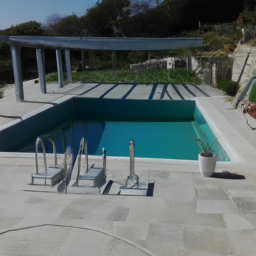 Fourniture et pose de liner pour piscine : choix de matériaux et processus d'installation Vertou